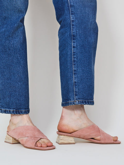 Sasha, rose suede