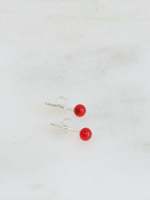 Dots Mini Stud, bright red