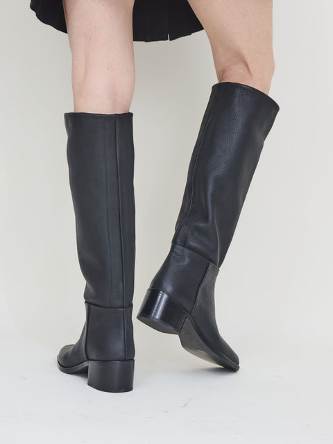 Alto, black