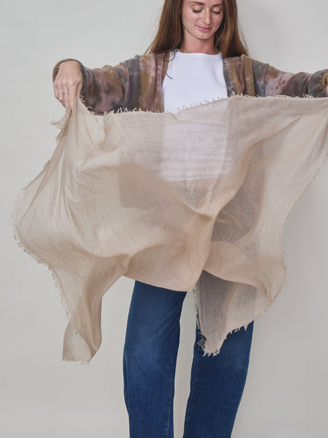 Whisper Cashmere Poet Square, sand