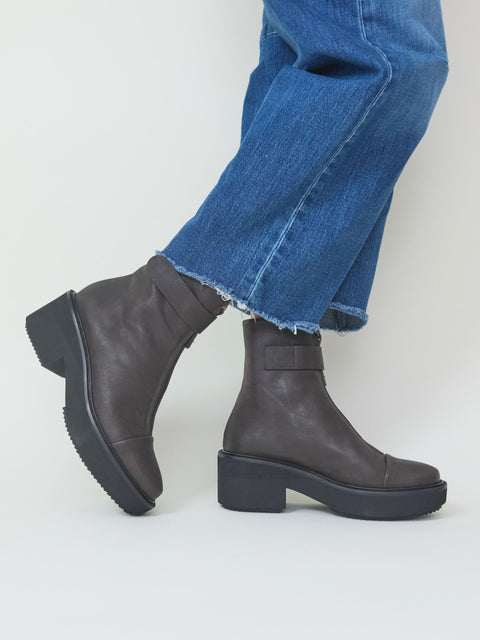 Eadrama, disco brown