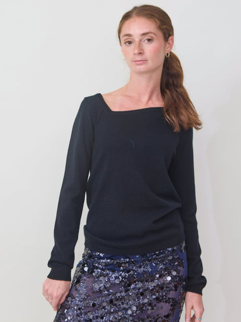 Asymmetrical V-neck, noir