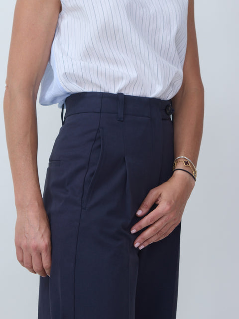 Campus, Dark Blue