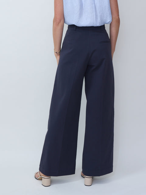 Campus, Dark Blue
