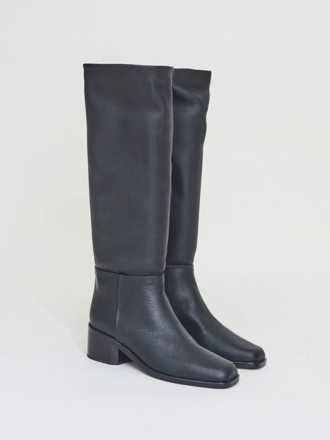 Alto, black