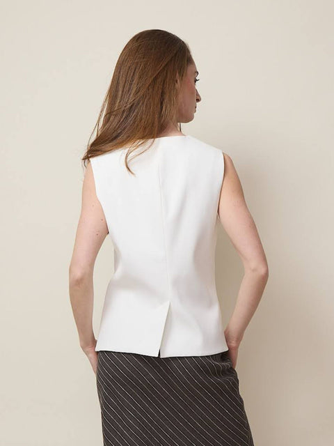 Saruma Vest, Egret
