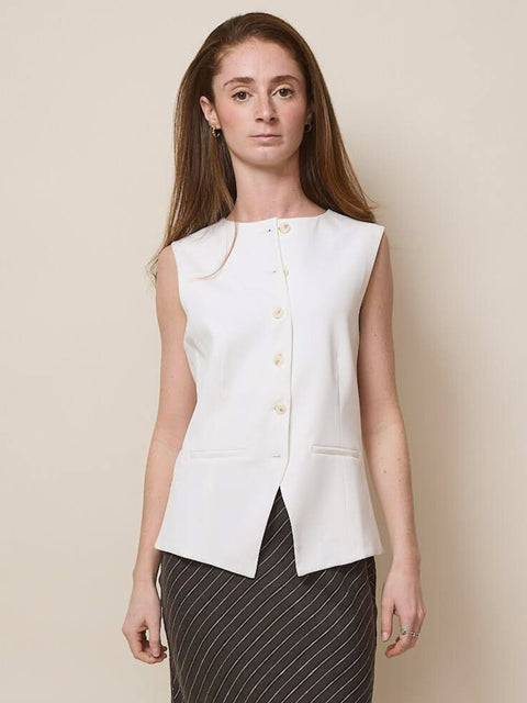 Saruma Vest, Egret
