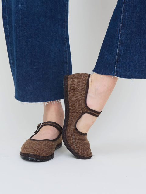 Mary Jane Wool, brown