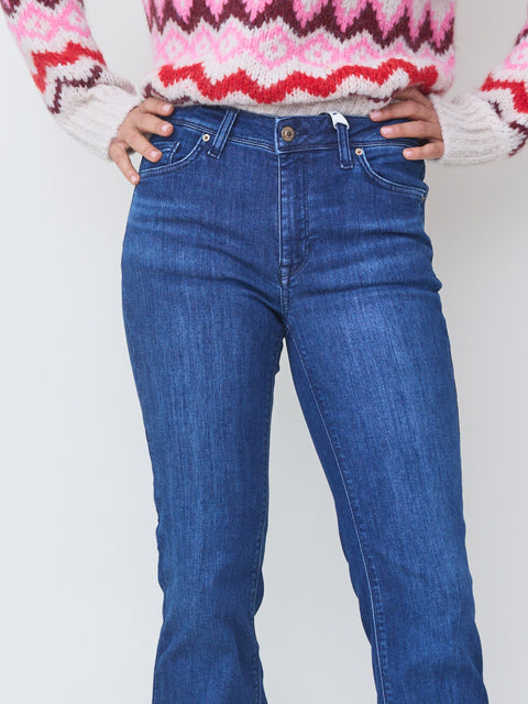Vic Flare, dark blue ring stretch