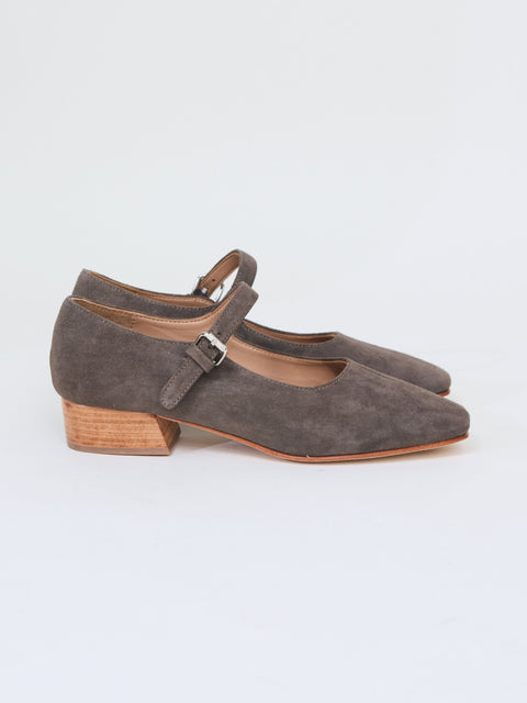 Stella, ash suede