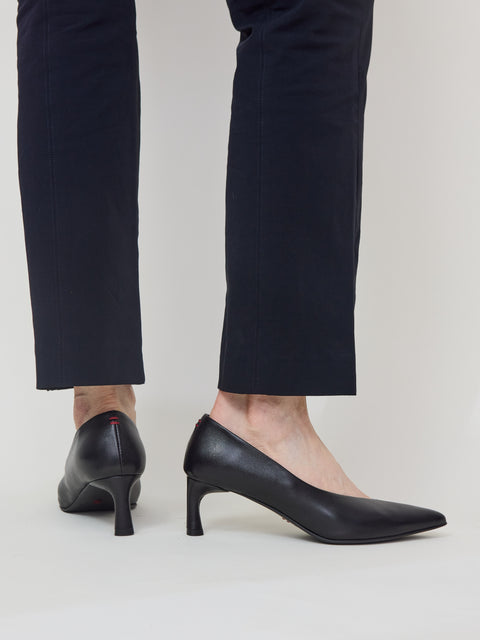 Gil02, black