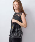 Mini Scallop Tote Pebble, Black