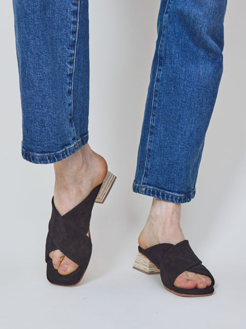 Sasha, coal suede