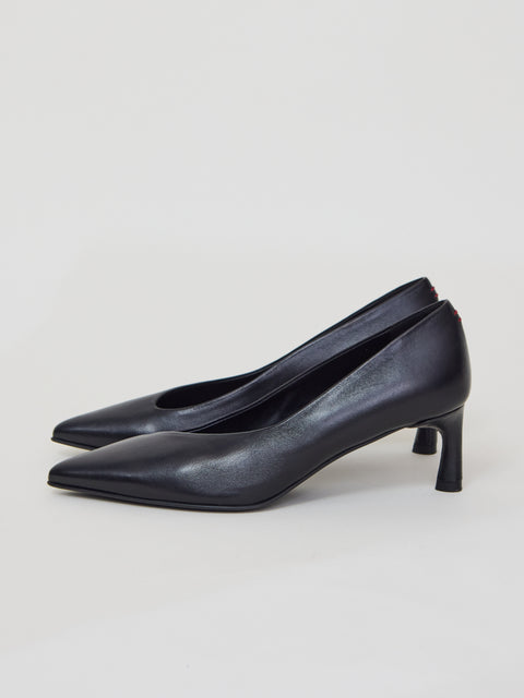 Gil02, black