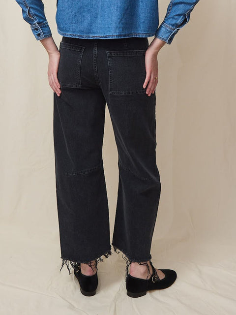 Utility Barrel, Fade to Black