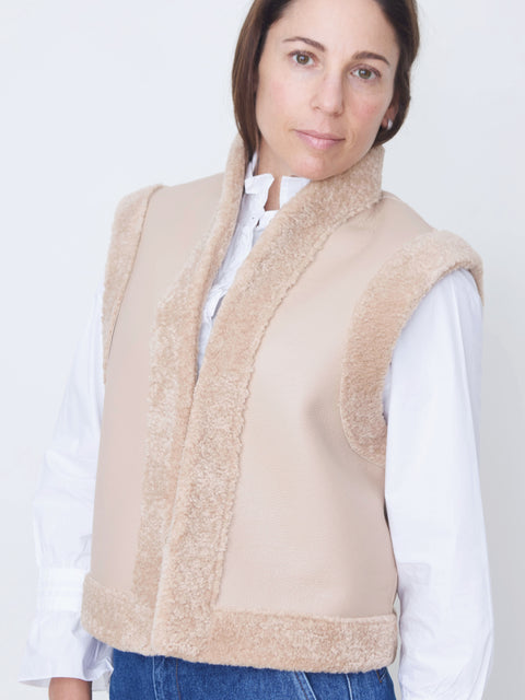 Daman Vest, biscuit