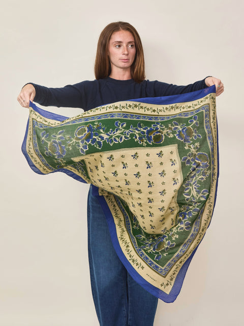 Roseraie Foulard No. 796, British Green