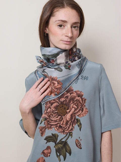 Ring a Ring O'Roses, 90cm silk, glacier/ballet
