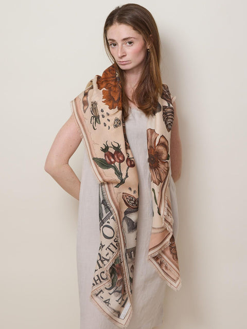Ring a Ring O'Roses, 135cm silk wool, marshmallow/rhubarb