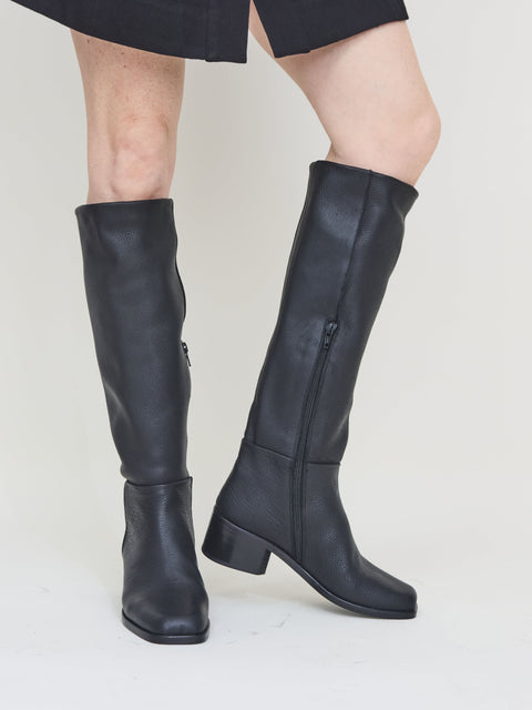 Alto, black