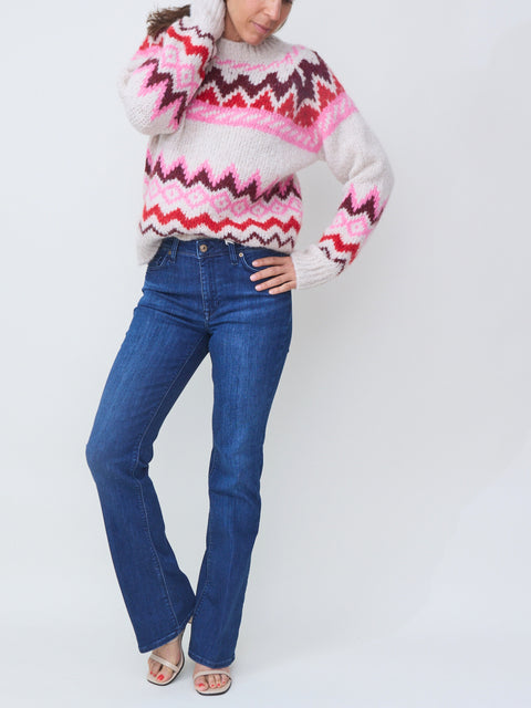 Vic Flare, dark blue ring stretch