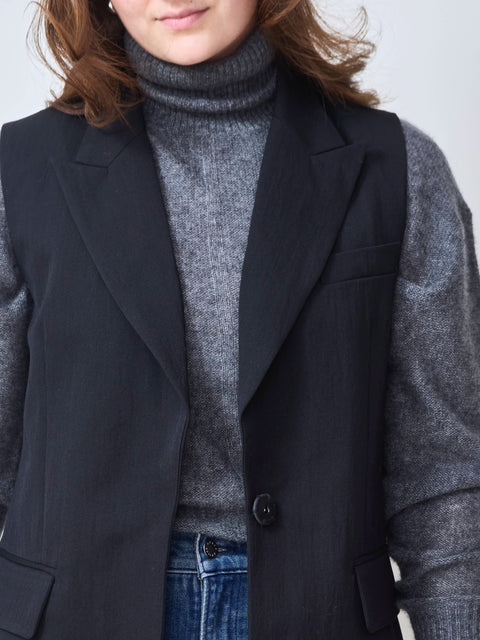 Avenue Cape, Black