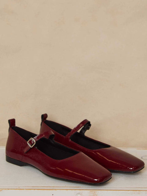 Delia, dark red patent