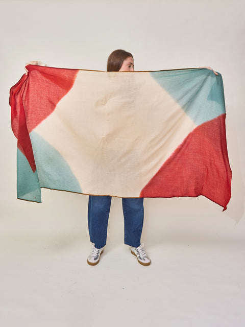 Flag Echarpe No. 805, lipstick