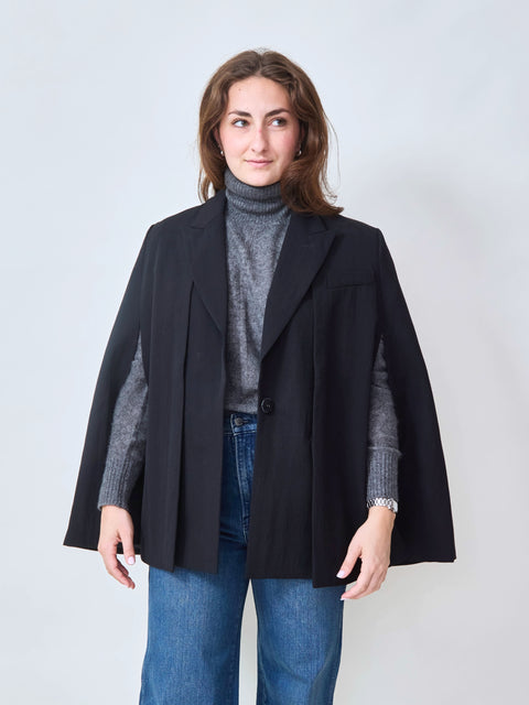 Avenue Cape, Black