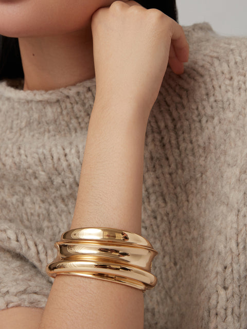 Lennon Mega Bangle, gold