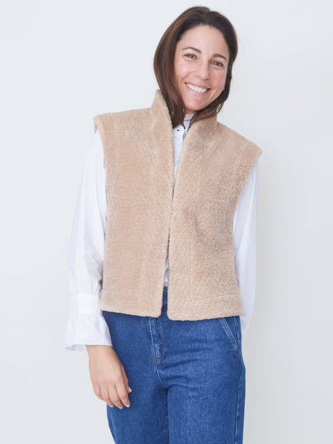 Daman Vest, biscuit