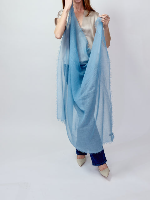 Whisper Cashmere Poet Square, light mid blue