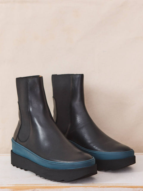 France, black/teal