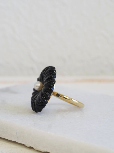 Dahlia Ring, onyx/pearl