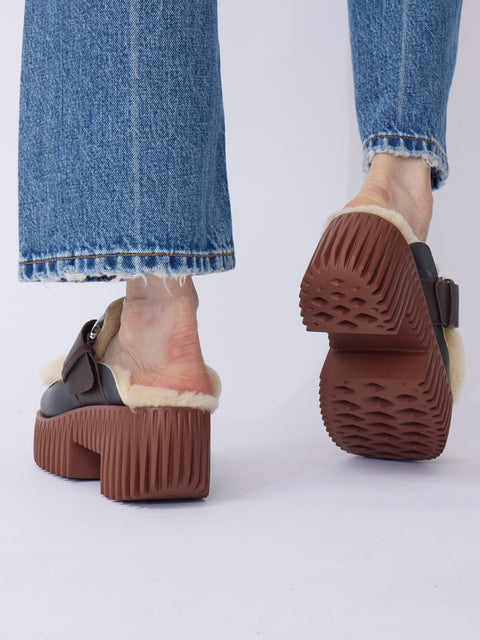 Plia Amber, Oreo