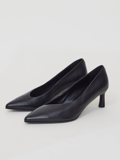 Gil02, black