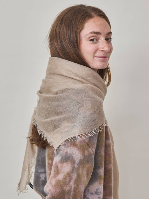 Whisper Cashmere Poet Square, sand