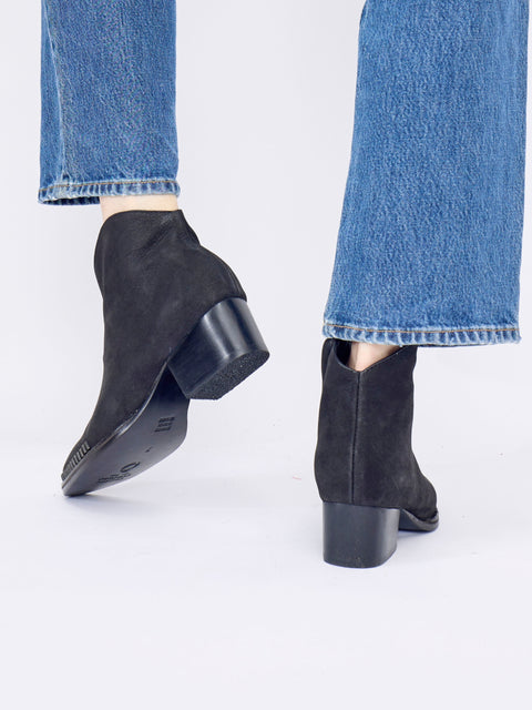 Ravi Boot, Black