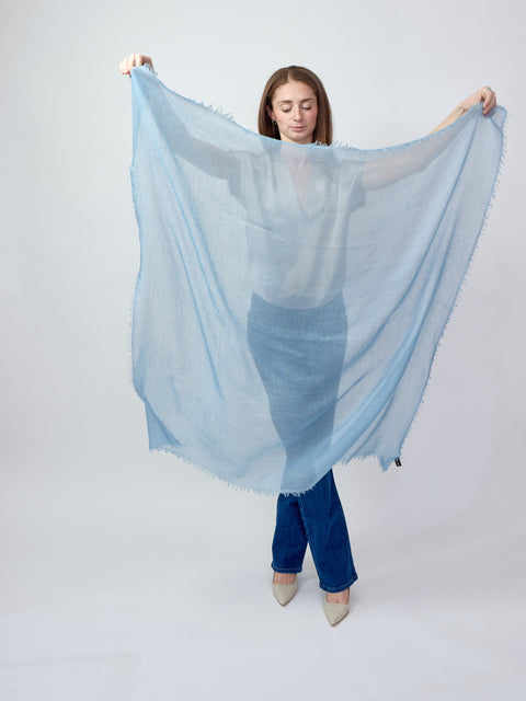 Whisper Cashmere Poet Square, light mid blue