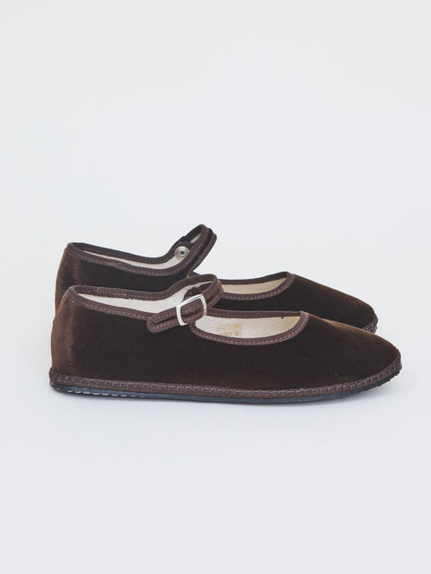 Mary Jane Velvet, Amerigo