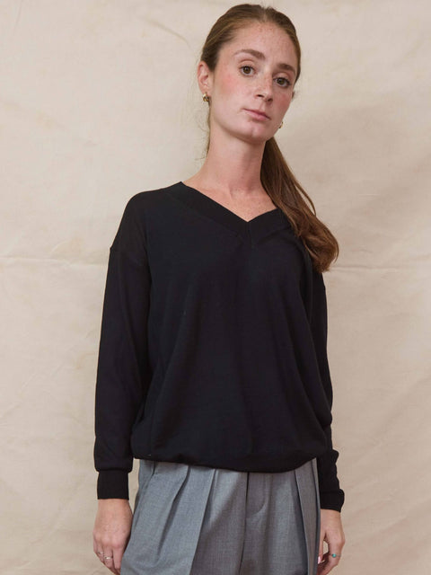 Wool V-neck, Black