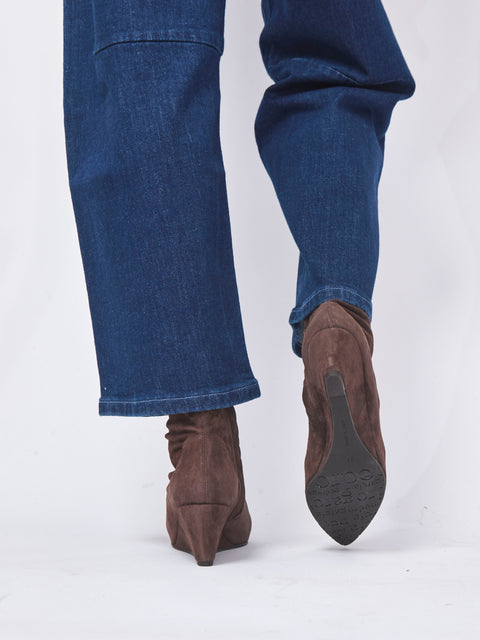 Onira Stretch Suede, Brown