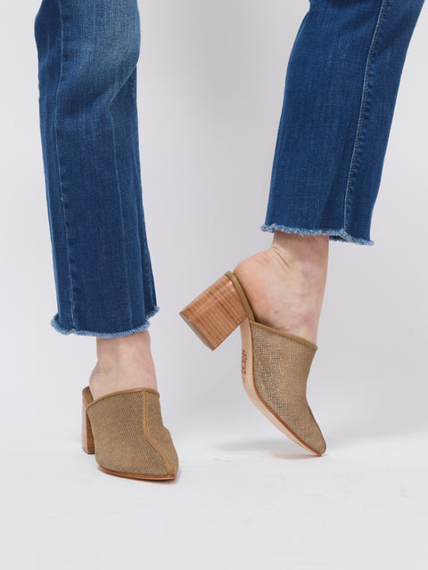Darla, Latte Jute