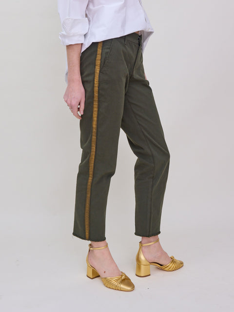 Wicklow, gold tuxedo stripe