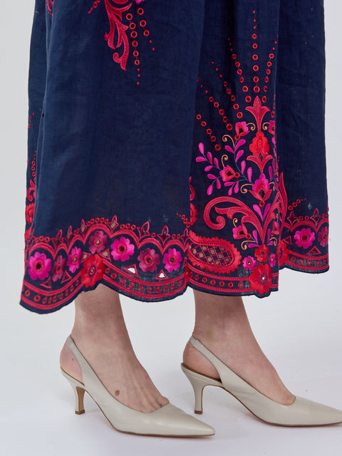 Holly, midnight Rosaria