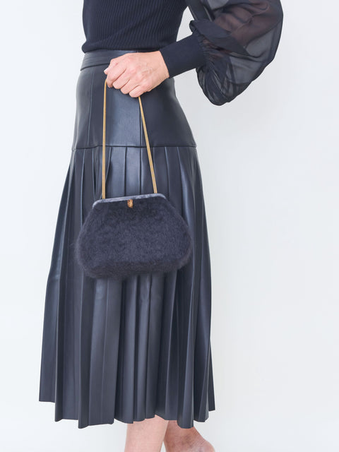 Susan, Black Mohair