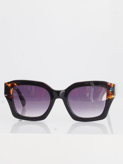 Rita, black tortoiseshell