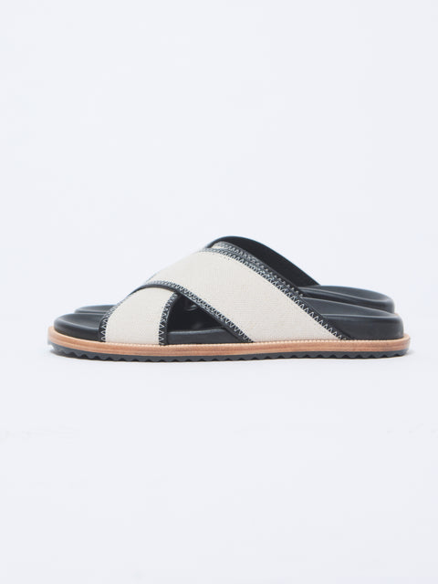 Avery Molded, black & salt
