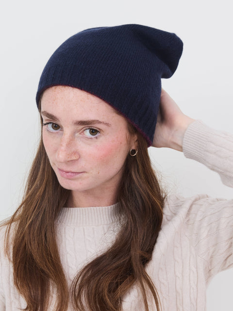 Reversible Cashmere Beanie, beluga/shiraz