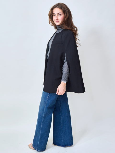 Avenue Cape, Black